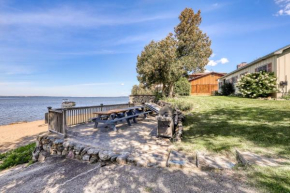 Гостиница Thayer Beach Front Home  Колчестер
